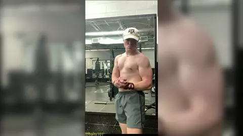 Twink fitness — vidéos branlette