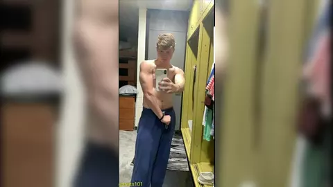 Twink fitness — vidéos branlette