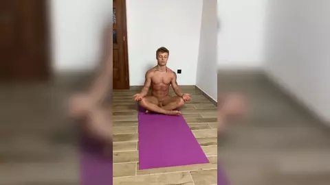 Twink fit s’entraîne nu