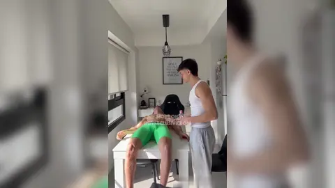 Leo Boy fait jouir KitoShelby00