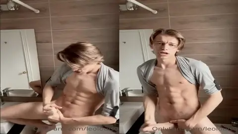 Leo Louis — branlette salle de bain