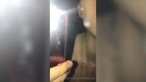 Vitre arrosée & léchée — Ethan