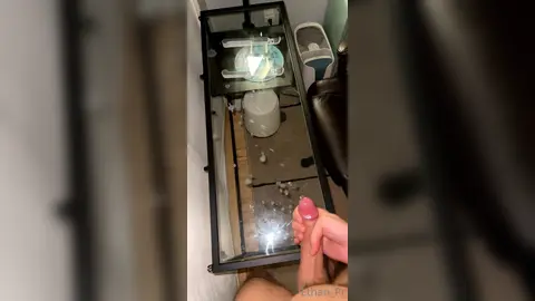 48h — bureau repeint (autre angle) — Ethan