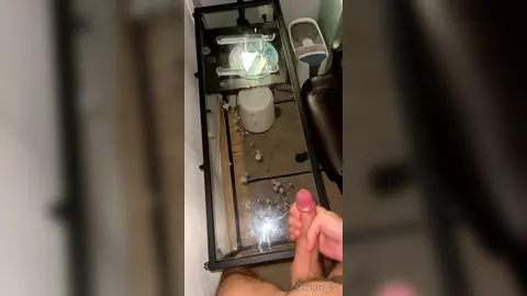 48h — bureau repeint (autre angle) — Ethan