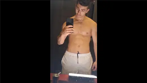 Mon bro musclé vide ses couilles — Ethan_Pr