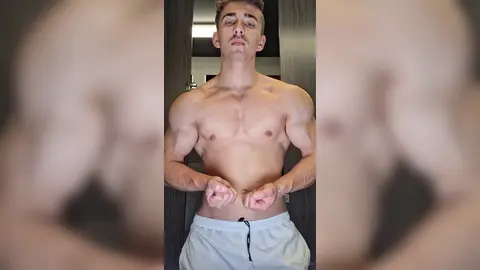 Mon bro musclé vide ses couilles — Ethan_Pr