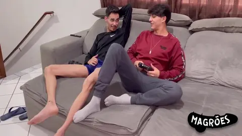 Latinos qui se sucent