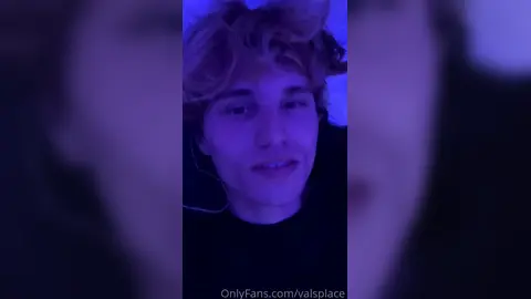 Embrasse-moi fort — Valentin