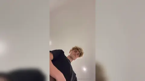 Déshabille-moi — Valentin