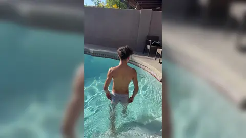 Besoin de compagnie à la piscine — Luca Ambrose