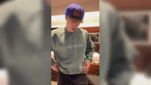 Grosse teub à téter — Valentin