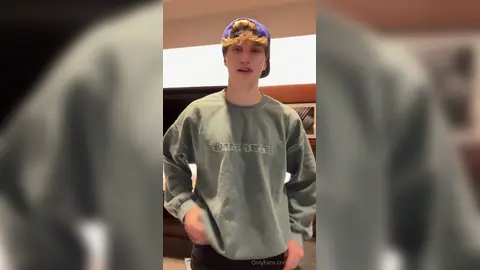 Grosse teub à téter — Valentin