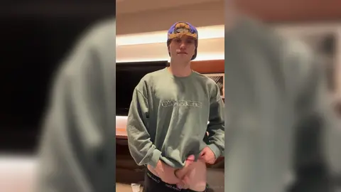 Grosse teub à téter — Valentin