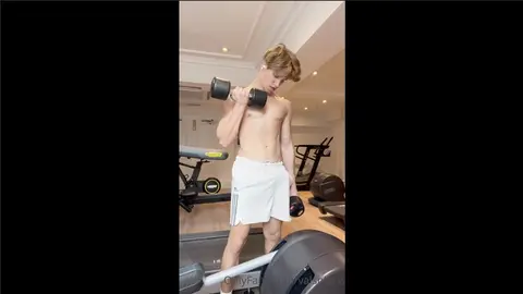 Floppy à la salle — Valentin