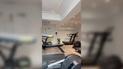 Floppy à la salle — Valentin