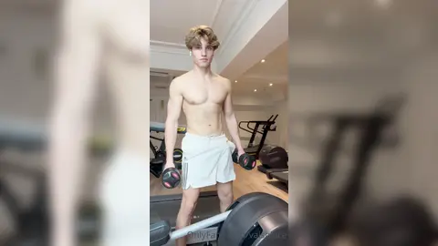 Floppy à la salle — Valentin