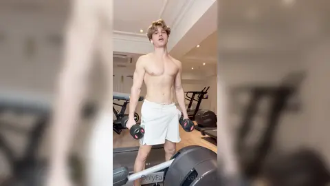 Floppy à la salle — Valentin