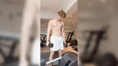 Floppy à la salle — Valentin