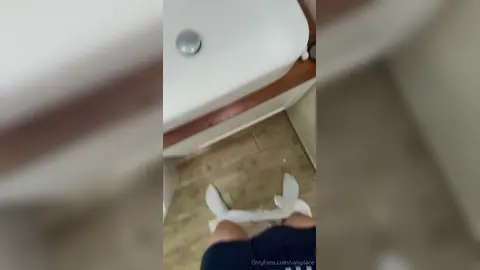 Branlette salle de bain — Valentin