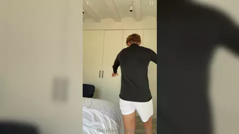 Handstand cochon — Valentin