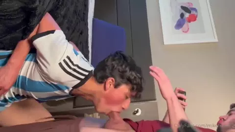 Mike Herrera démonte Jhon Smith