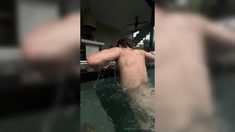 Plouf à poil — Valentin