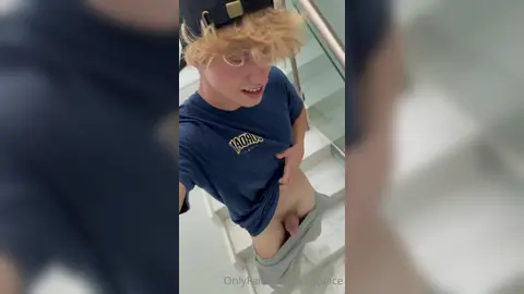 Moi & ma molle — Valentin