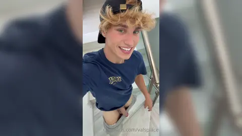 Moi & ma molle — Valentin