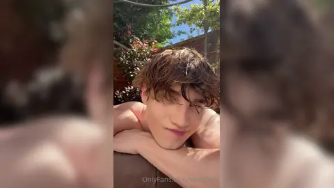 Jacuzzi cochonne — Valentin