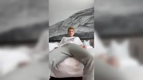 Chaud à l’hôtel — Valentin Mehinagic