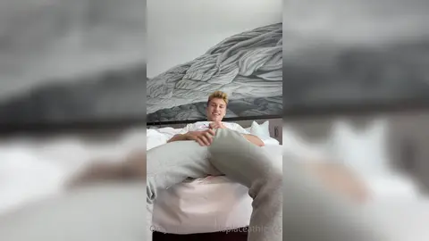 Chaud à l’hôtel — Valentin Mehinagic