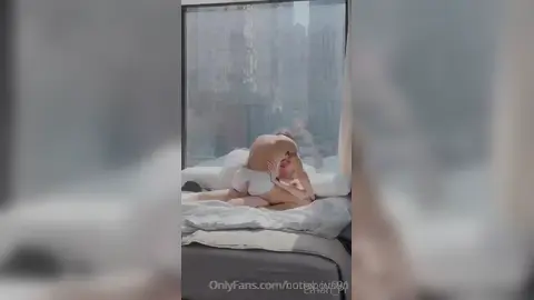 Mains sur moi — avec hornyjustin