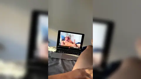 Branlette FaceTime — Valentin Mehinagic