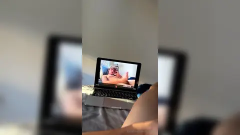 Branlette FaceTime — Valentin Mehinagic