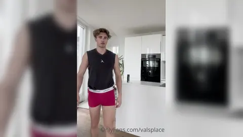 Service petit-déj — Valentin Mehinagic