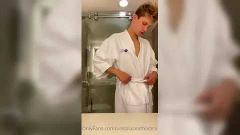 Fantasme à l’évier — Valentin Mehinagic