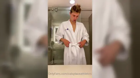 Fantasme à l’évier — Valentin Mehinagic