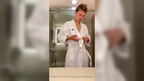 Fantasme à l’évier — Valentin Mehinagic