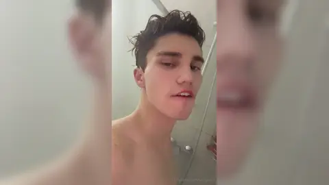 Douche & doigté — Valentin Mehinagic