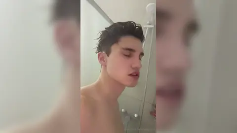 Douche & doigté — Valentin Mehinagic