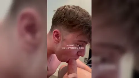 Tylereire22 prend une creampie de LondonCuckold