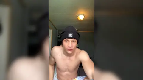 Jeune alpha — pieds & humiliation (compilation)