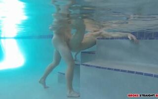 Plan sexe à la piscine municipale