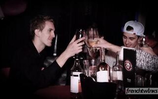 Une rencontre dans un bar et un premier rendez vous sexe